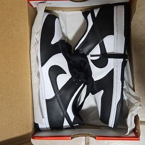 NIKE DUNK PANDA SIZE 1Y